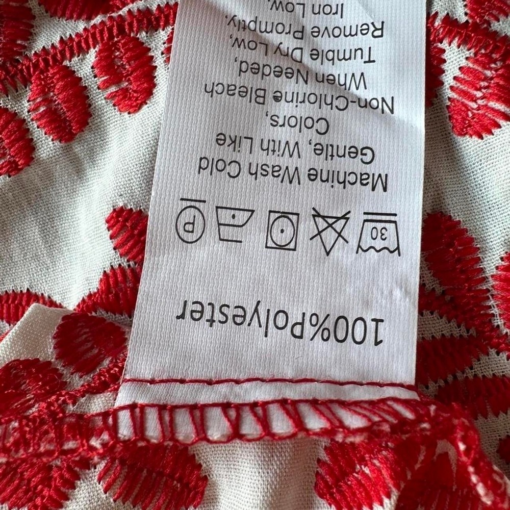 Red and white embroidered polyester blouse with circular floral motifs, size XL - Picture 3 of 8